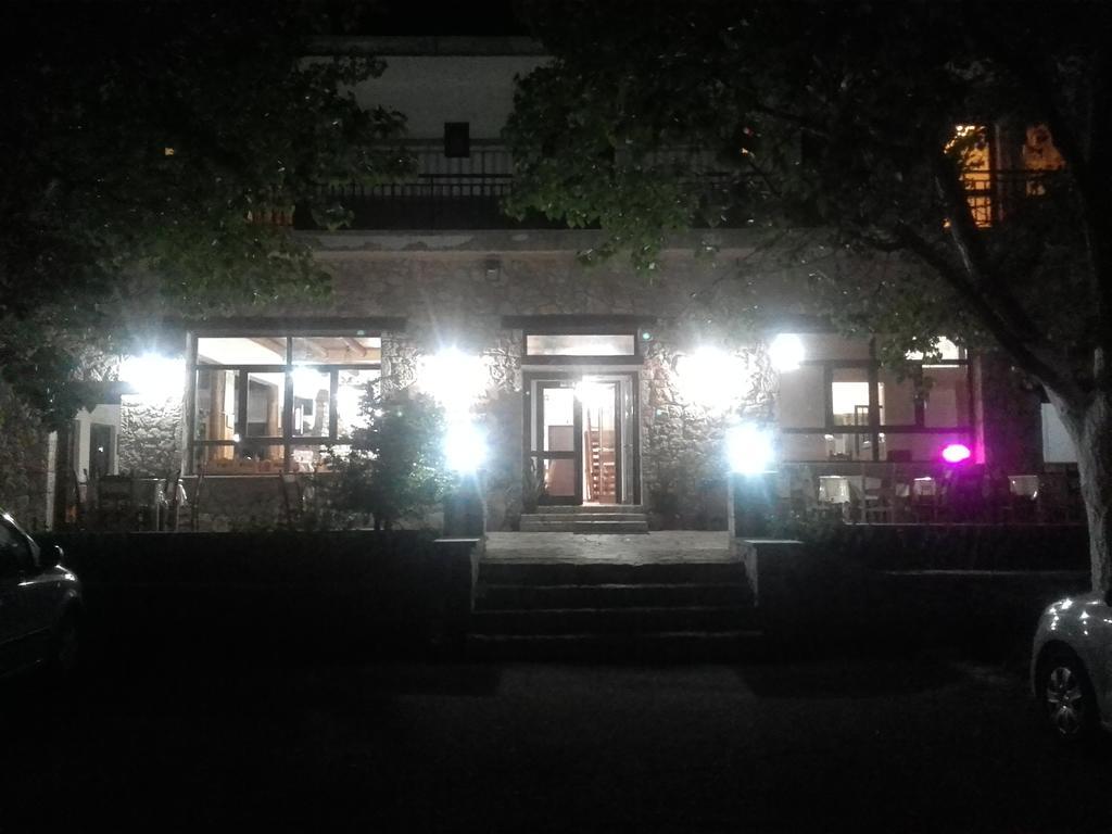 Apartment To Ellinikon Omalos