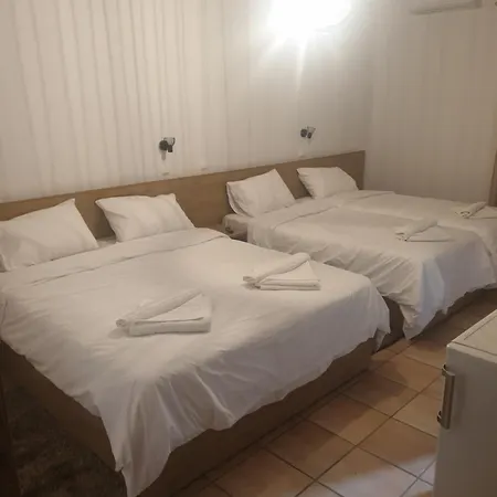 To Ellinikon Appartement Omalós Buitenkant foto